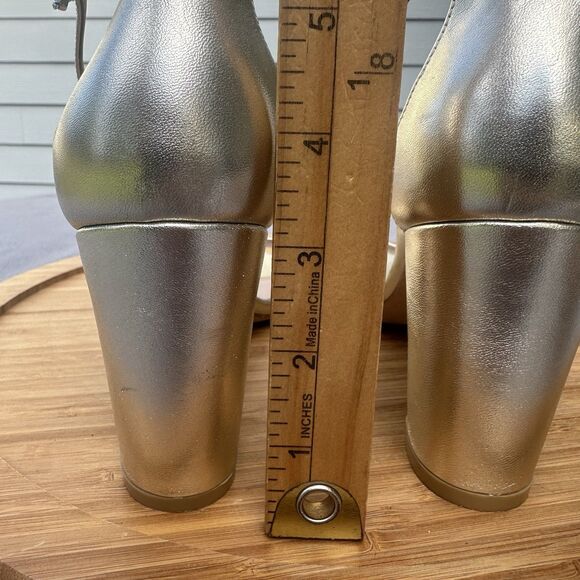 Stuart Weitzman Nearlynude Gem Buckle Sandal Block Heel Size 8.5 B Gold Formal - Picture 10 of 10